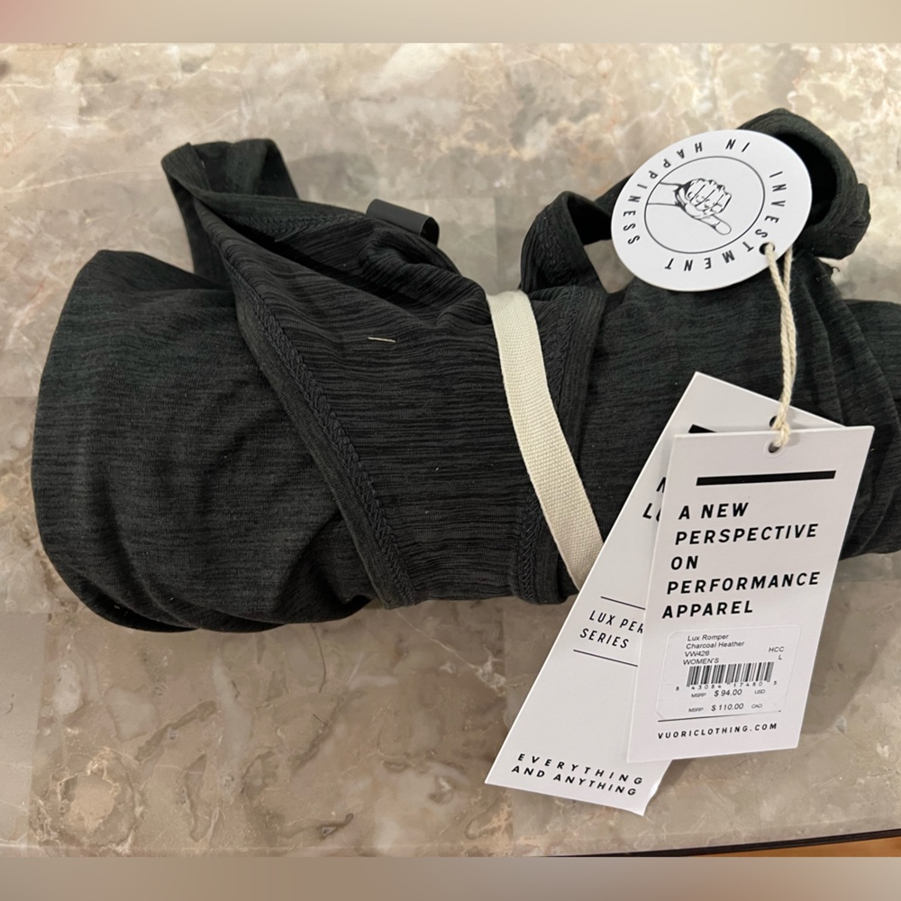 Vuori Lux Romper charcoal heather  & heather blue
